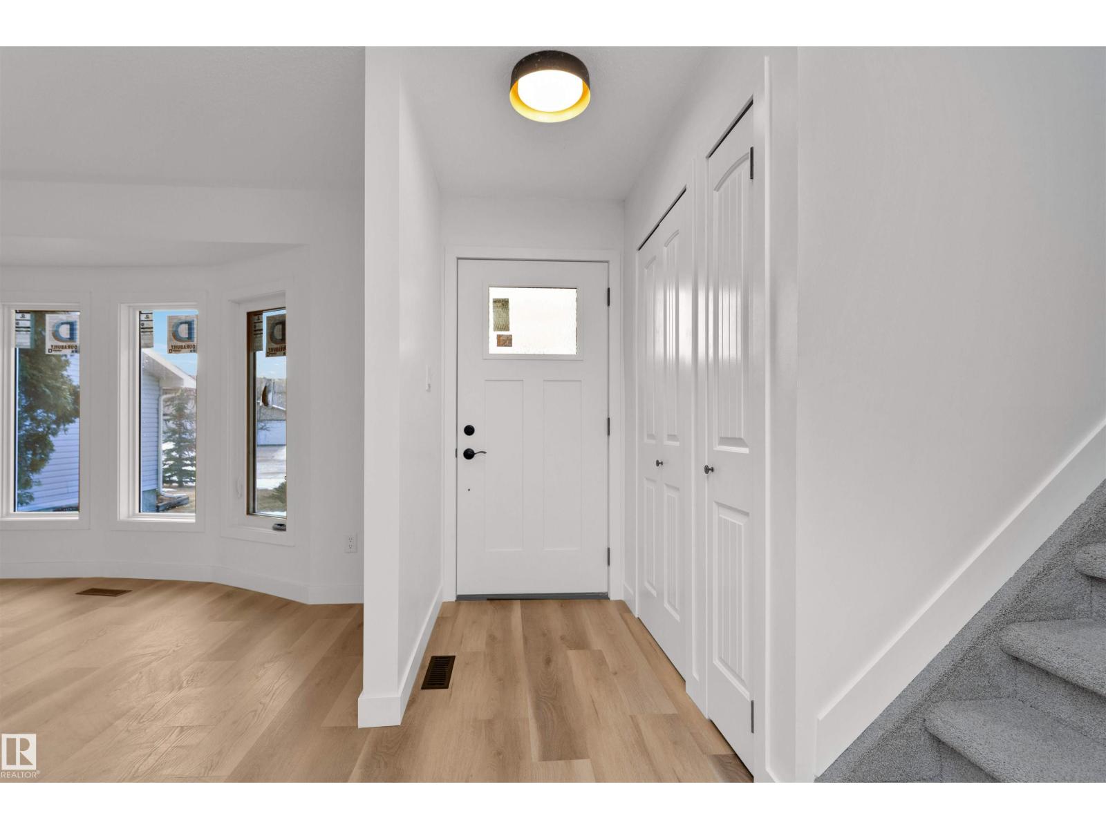 3208 130 AV NW, Edmonton