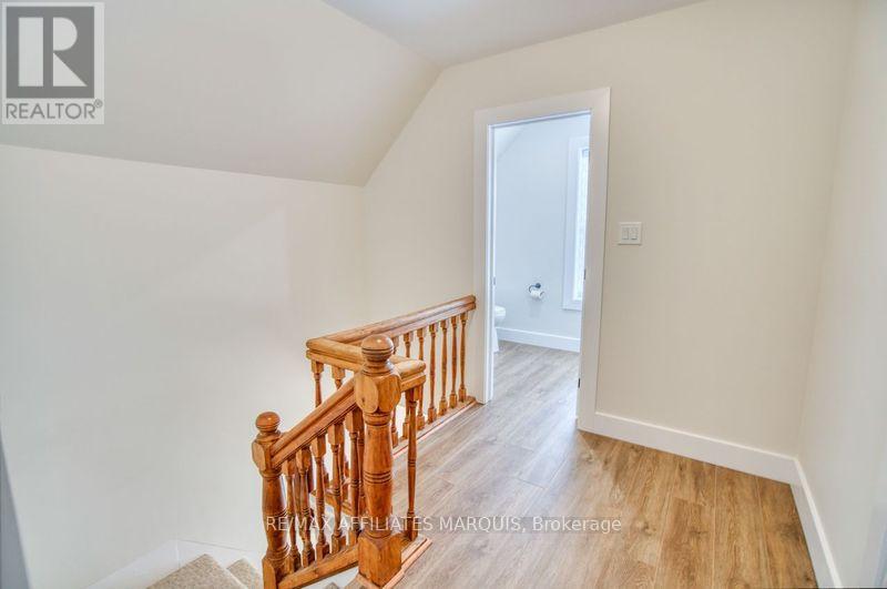 4 BEDFORD STREET E — photo 10