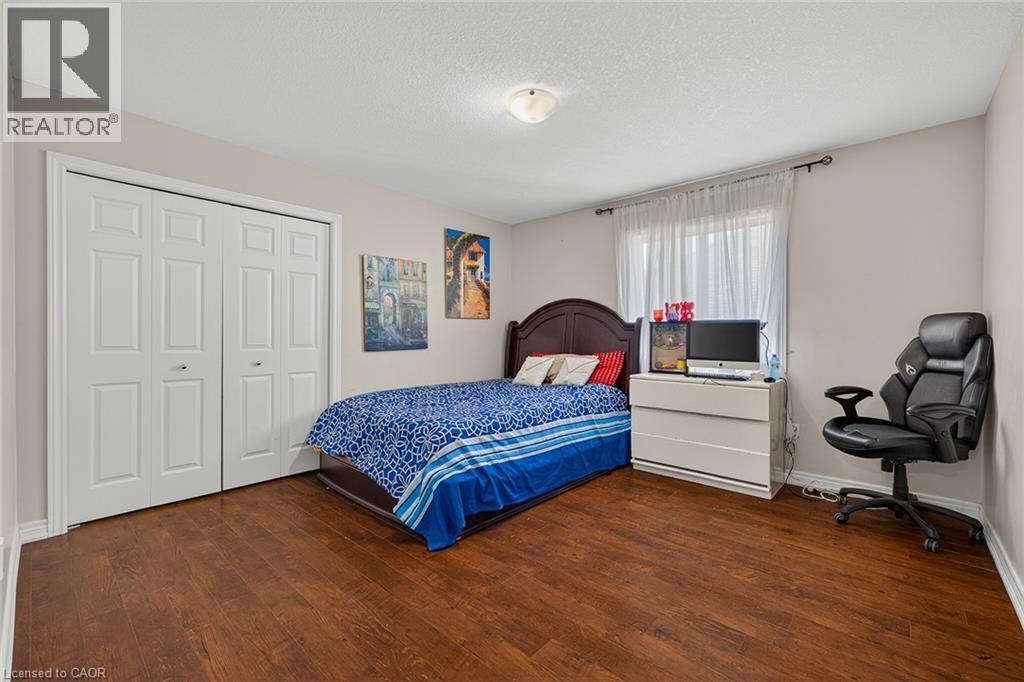 14 HEARTHBRIDGE Street - 27