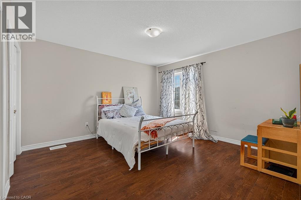 14 HEARTHBRIDGE Street - 28