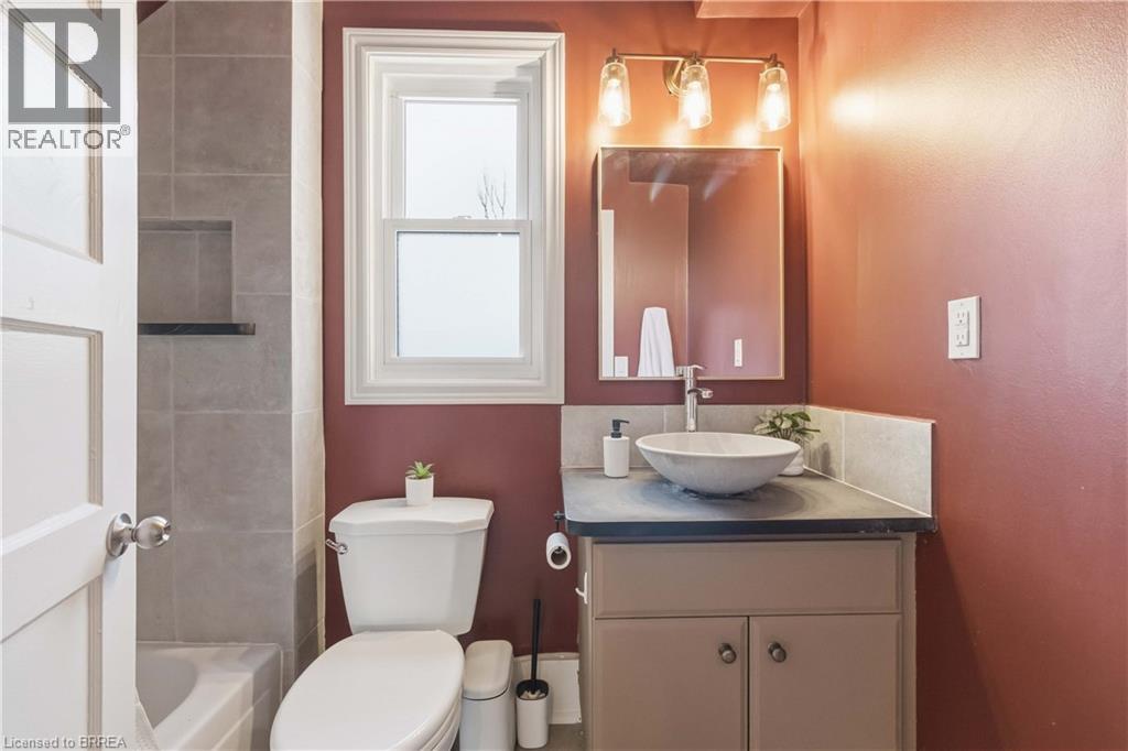 7 ONTARIO Street, Brantford, Ontario, N3S2B7 — Photo 24