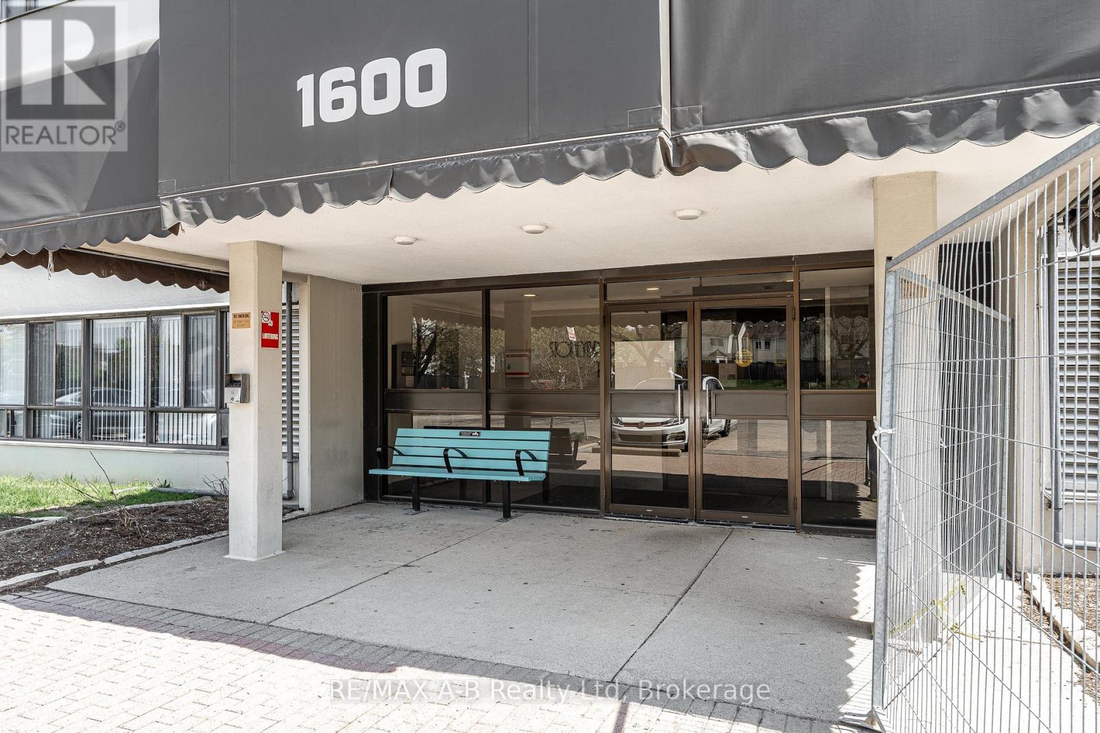 #301 1600 ADELAIDE STREET N - 3
