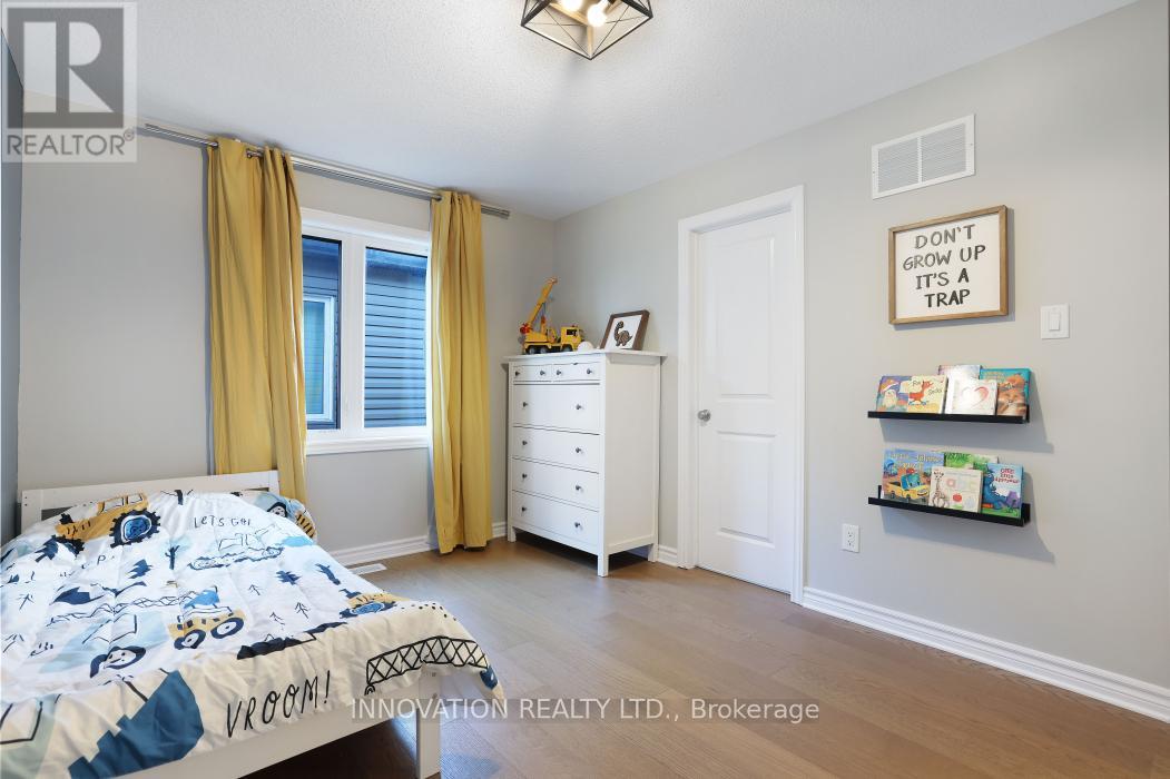 Secondary bedroom