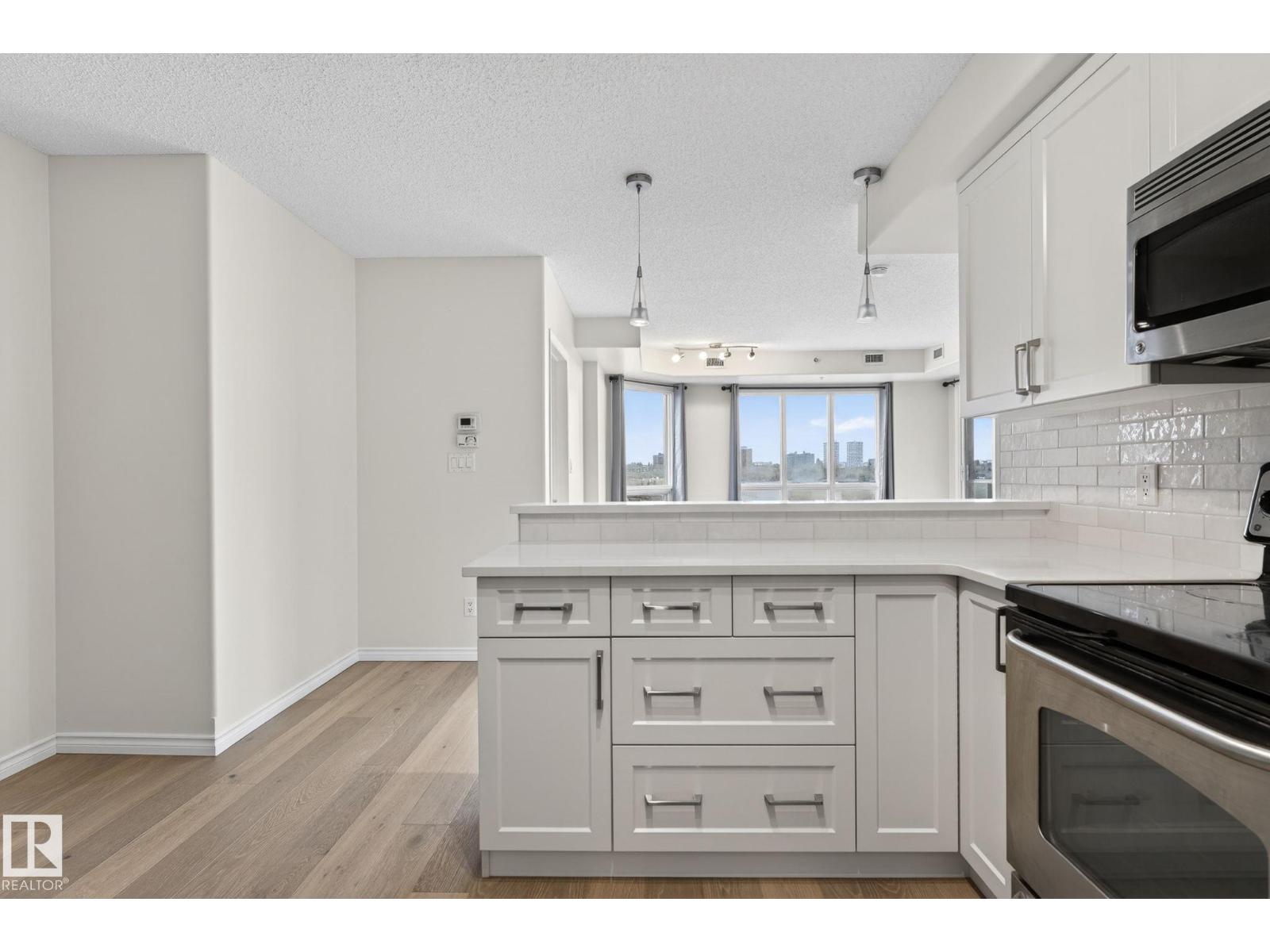 #702 9707 106 ST NW, Edmonton