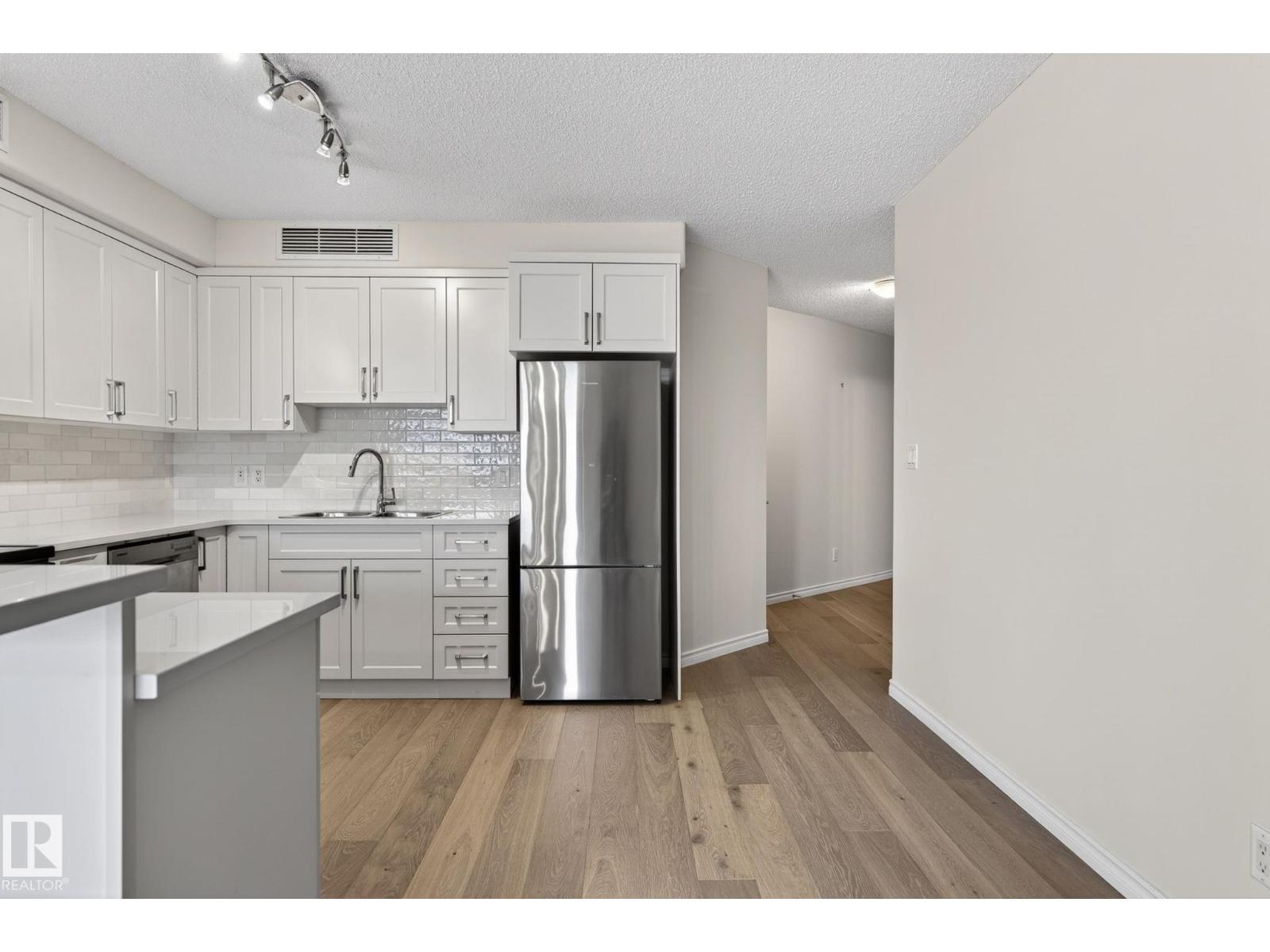 #702 9707 106 ST NW, Edmonton