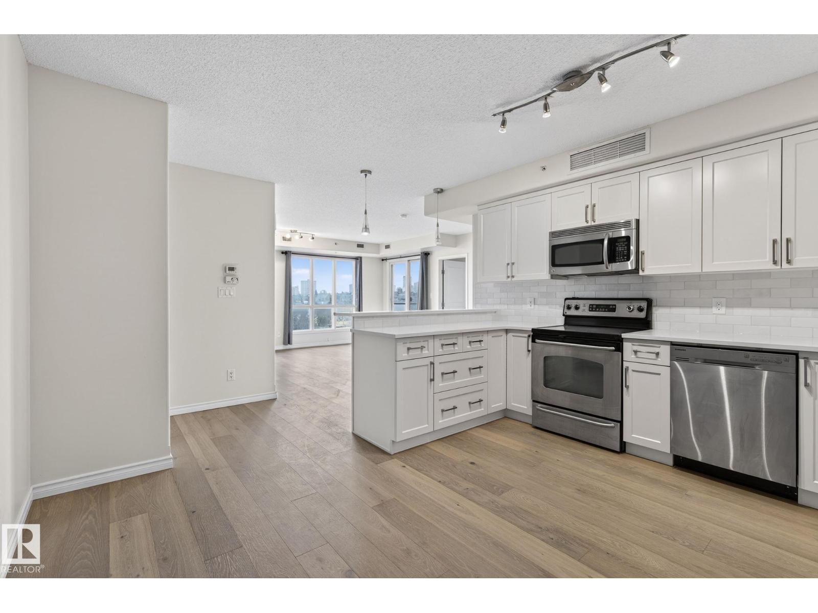 #702 9707 106 ST NW, Edmonton