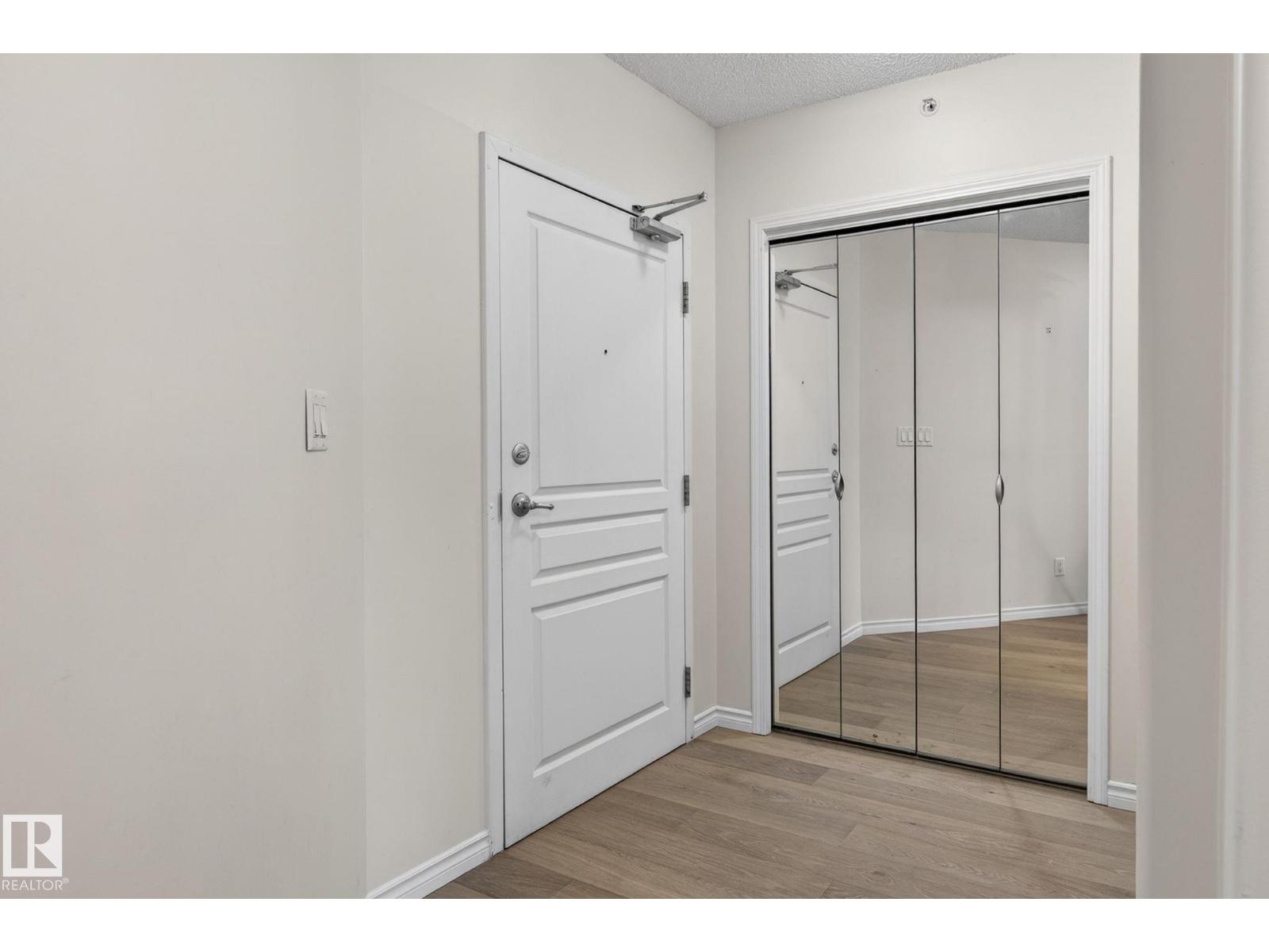 #702 9707 106 ST NW, Edmonton