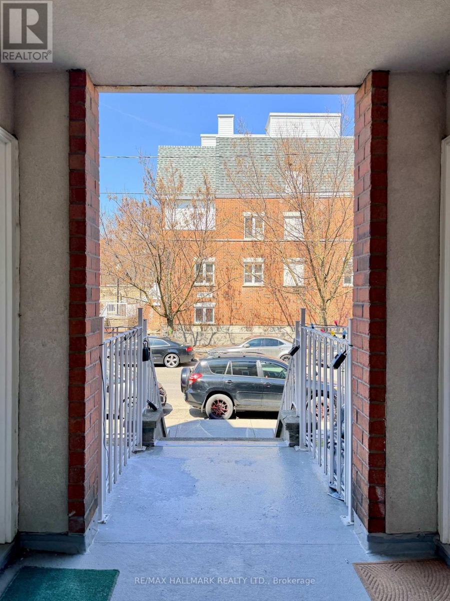 2705 - 27 SUDBURY STREET — photo 25