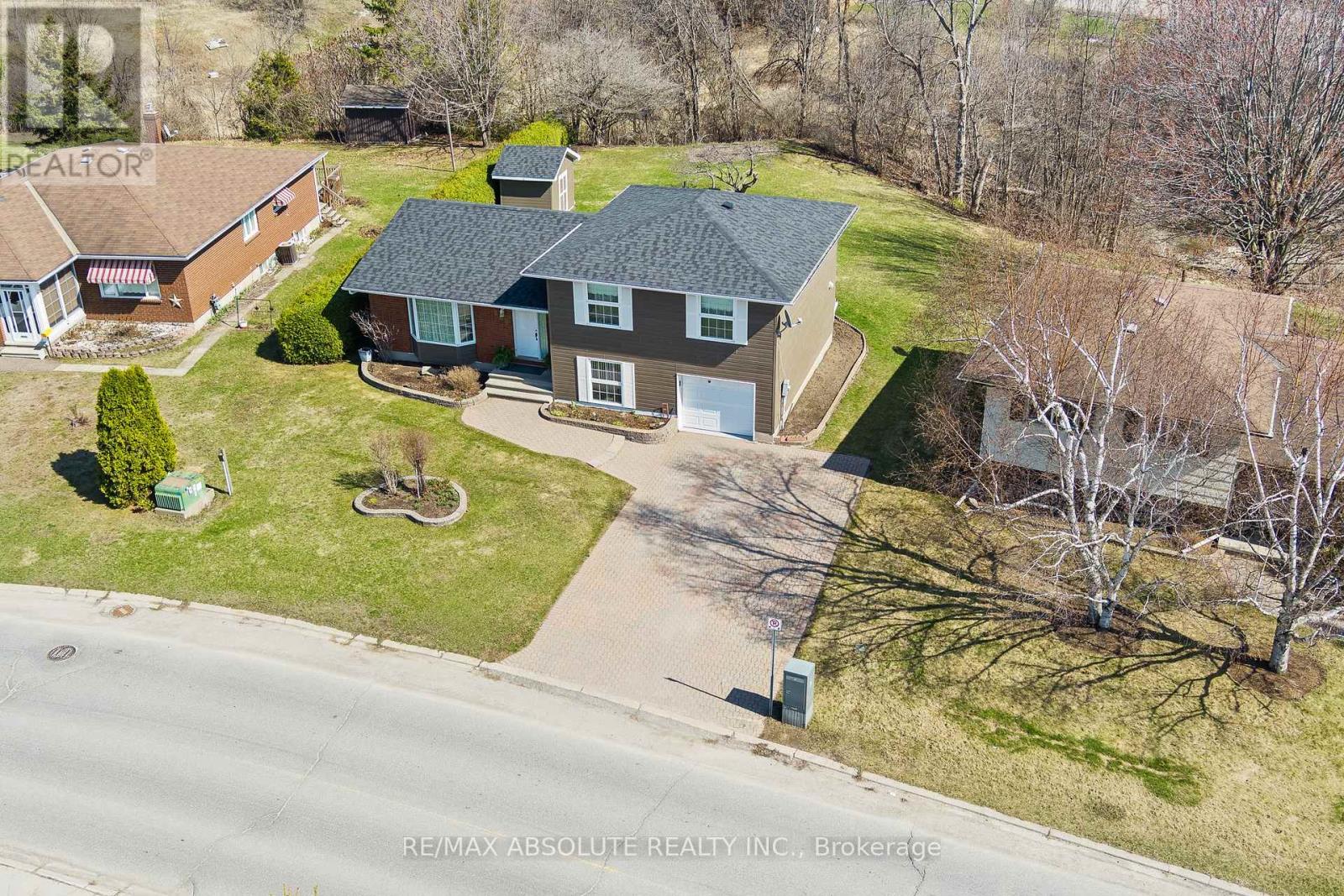 260 ALLAN DRIVE — photo 40