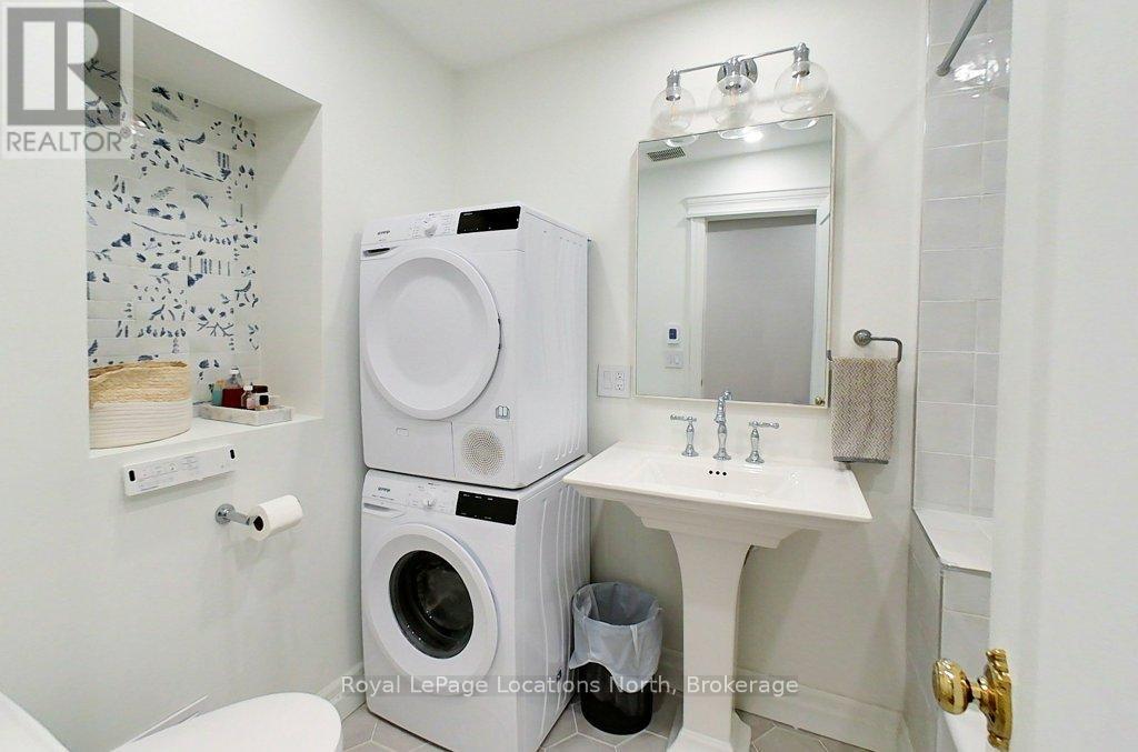 Bathroom/laundry in apartment