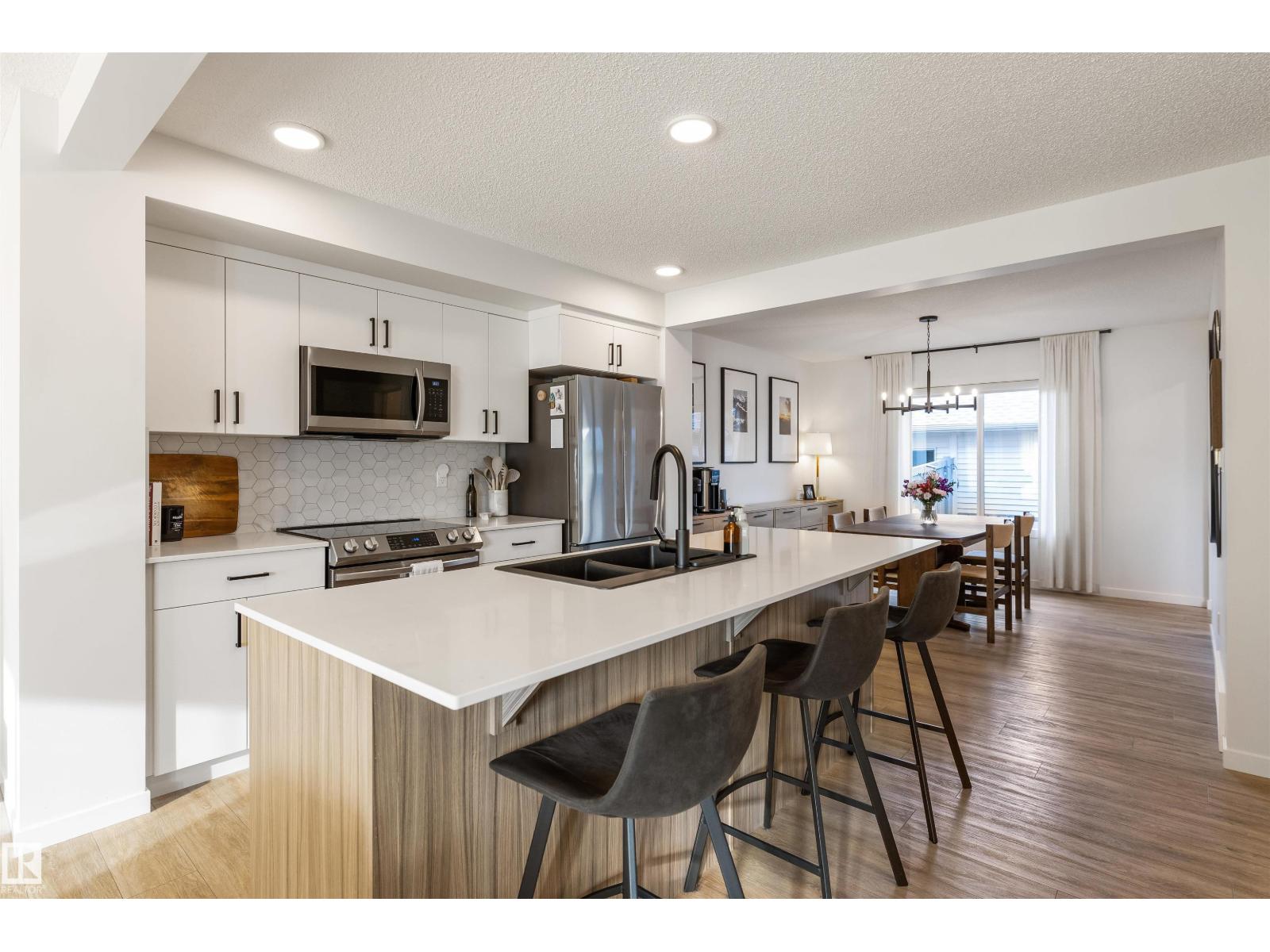 1199 KESWICK DR SW, Edmonton