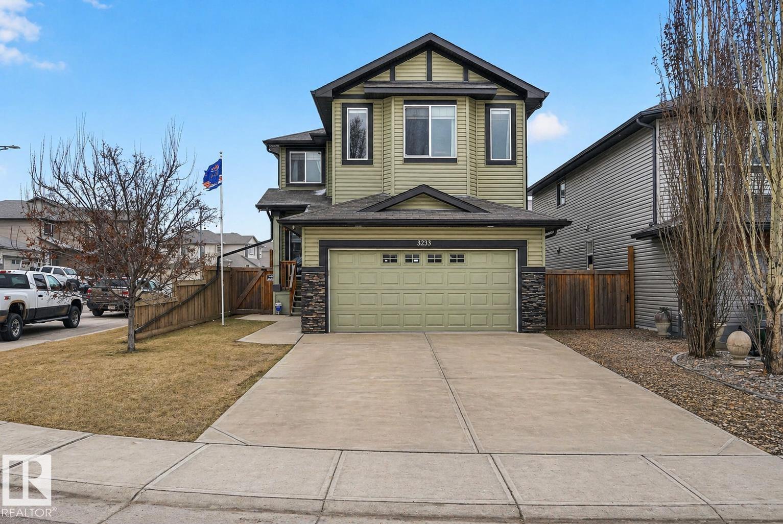 3233 21A AV NW, Edmonton