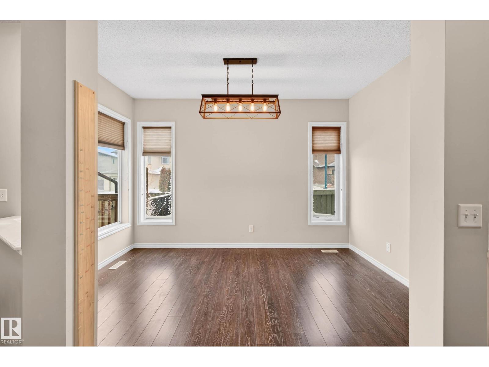 3233 21A AV NW, Edmonton