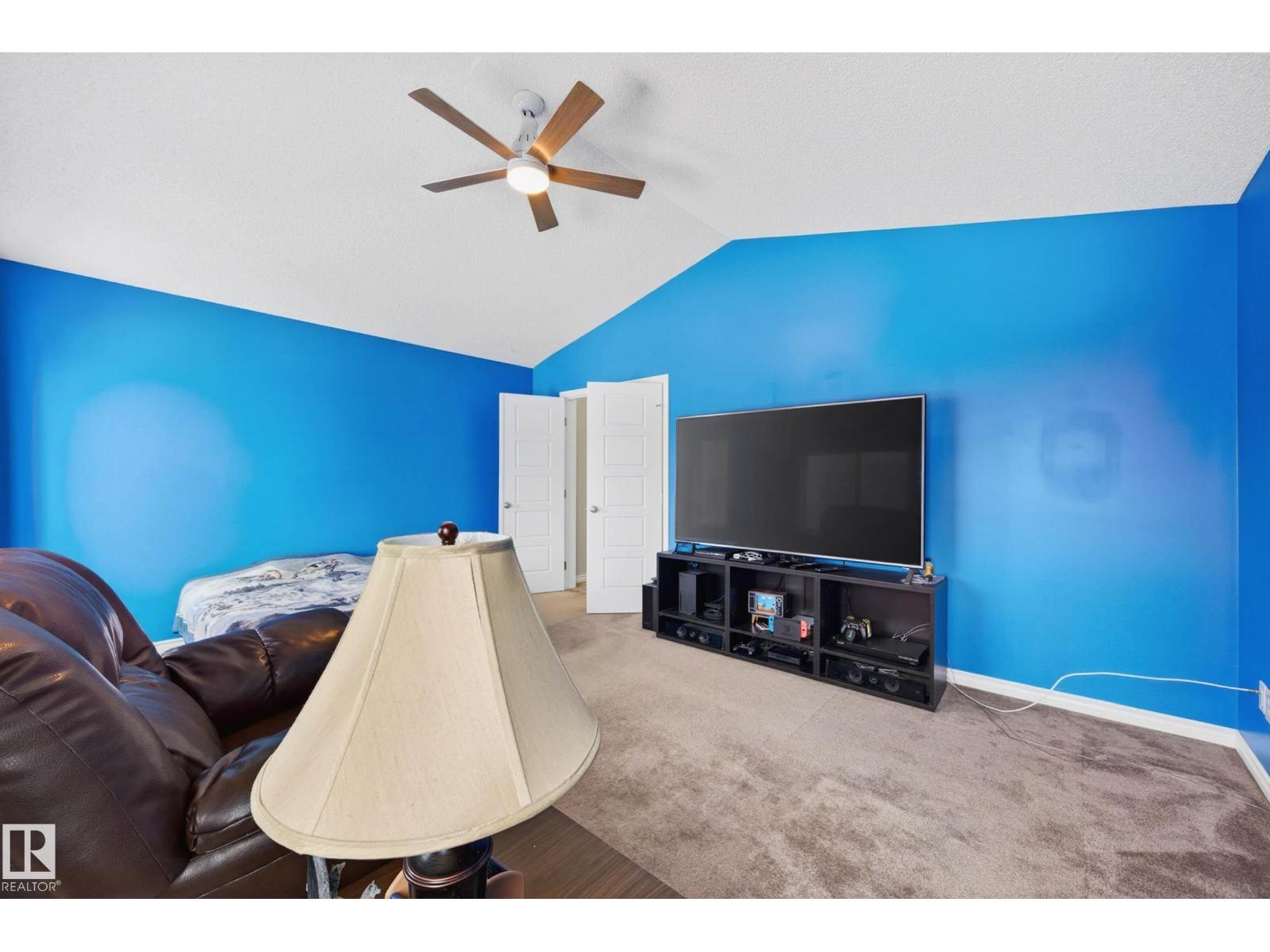 3233 21A AV NW, Edmonton