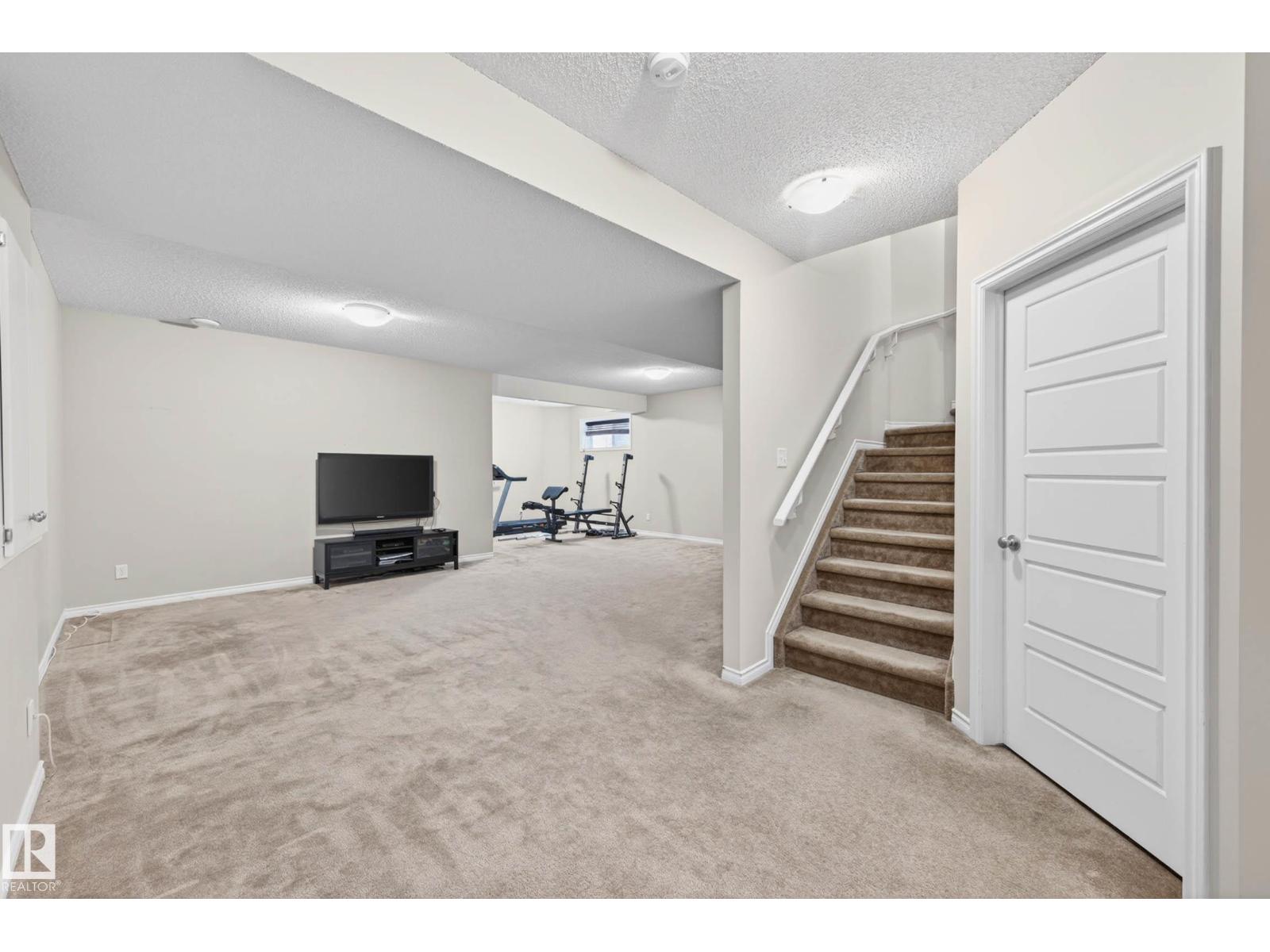 3233 21A AV NW, Edmonton