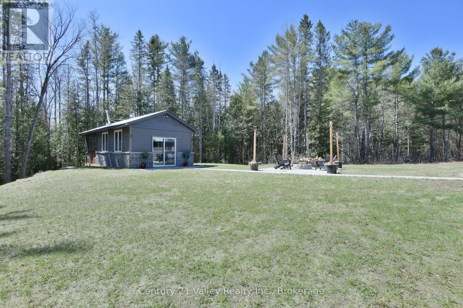 Bunkie/she shed