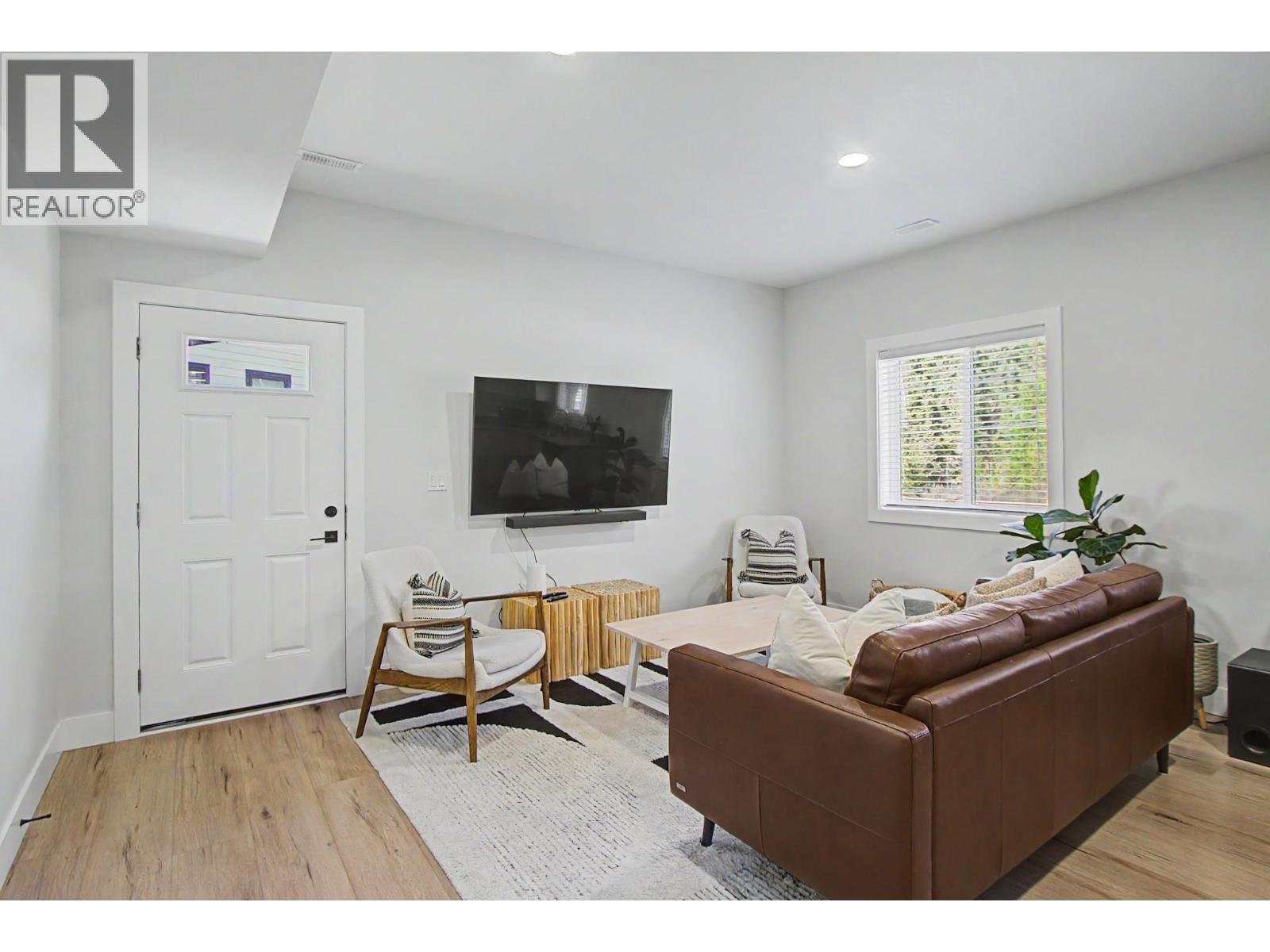 4192-4194 MEARS COURT - 25