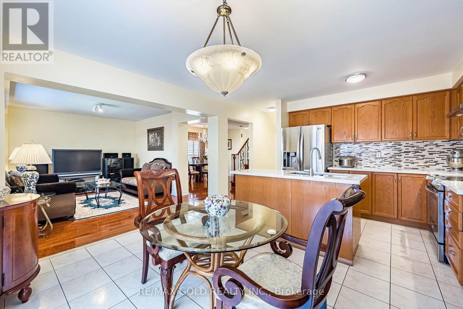 46 MCCRIMMON DRIVE - 12