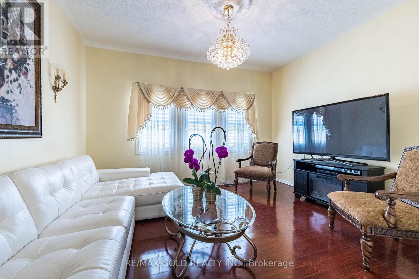 46 MCCRIMMON DRIVE - 17