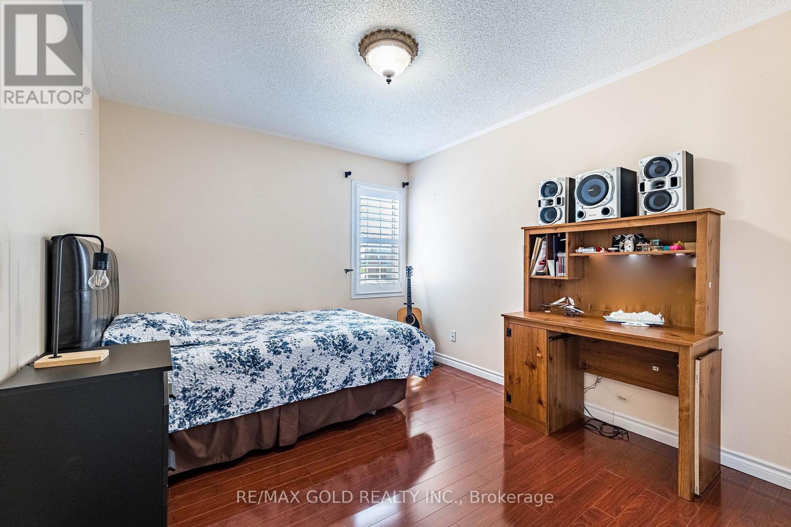 46 MCCRIMMON DRIVE - 24