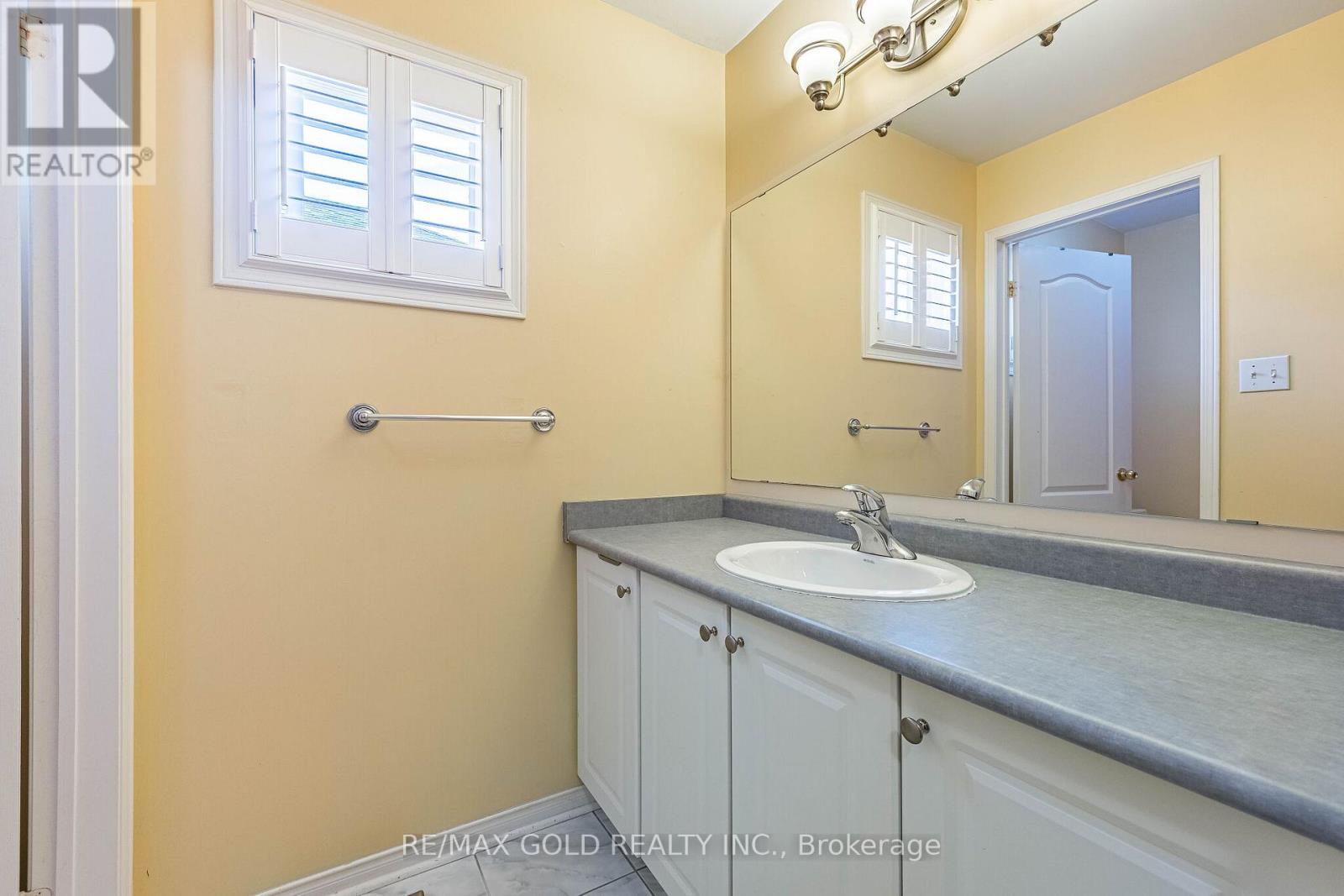 46 MCCRIMMON DRIVE - 27