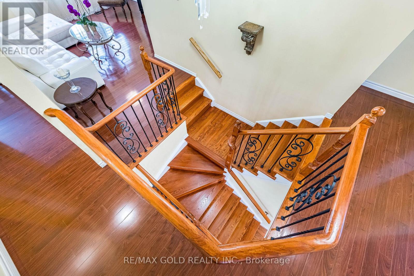46 MCCRIMMON DRIVE - 29