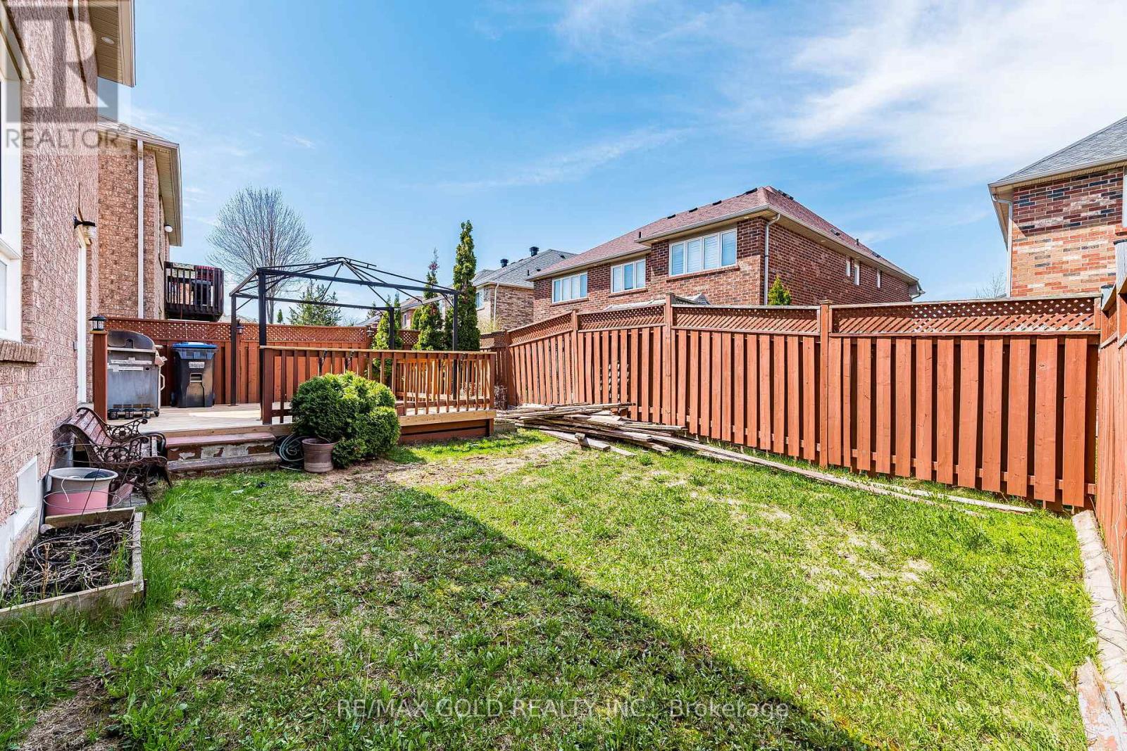 46 MCCRIMMON DRIVE - 30
