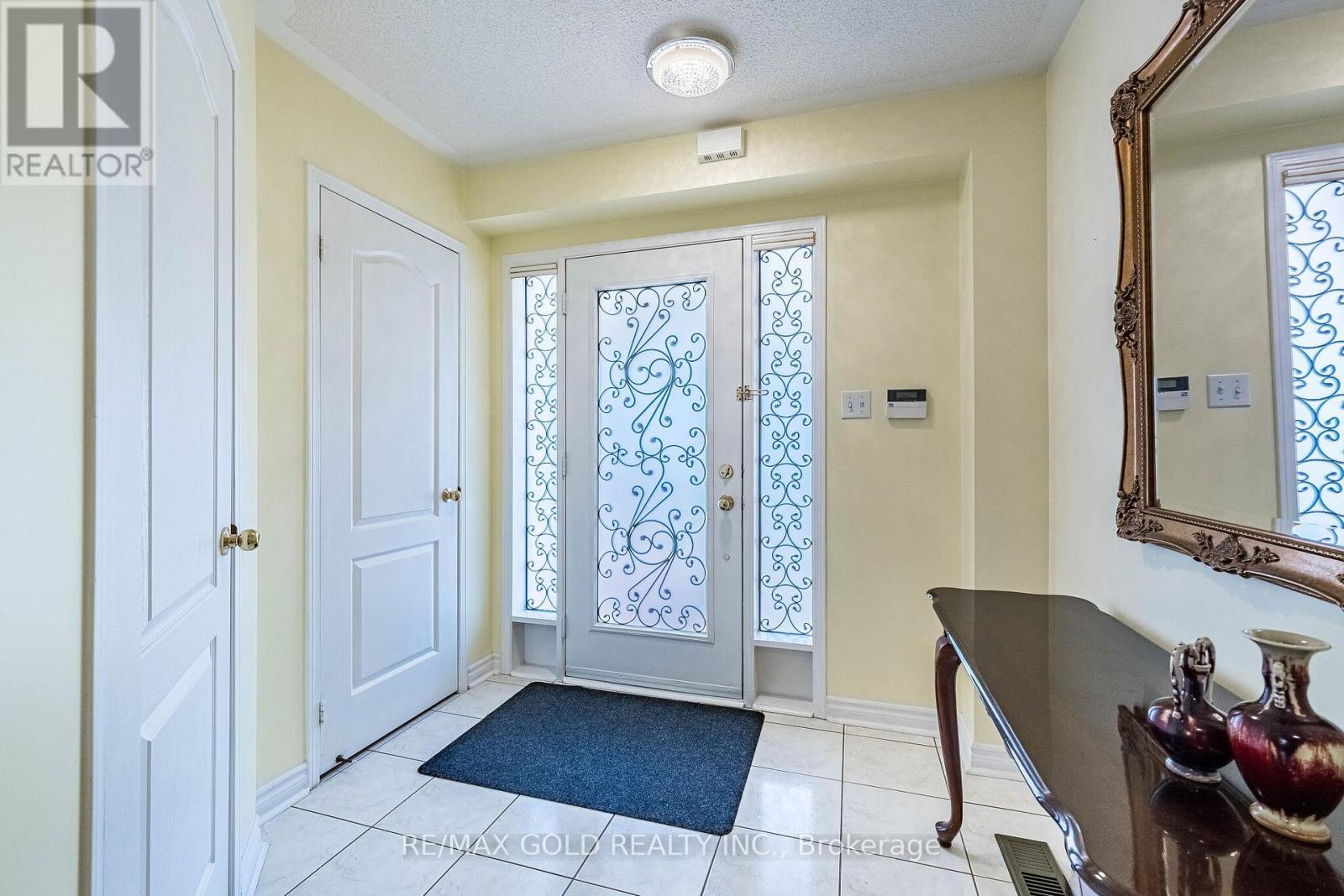 46 MCCRIMMON DRIVE - 4