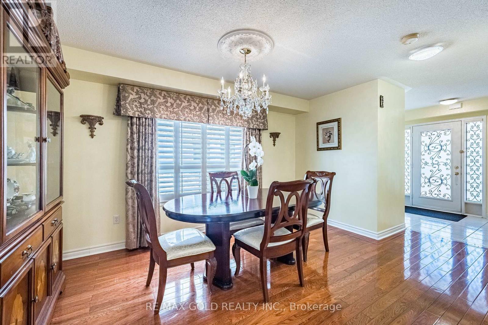 46 MCCRIMMON DRIVE - 6