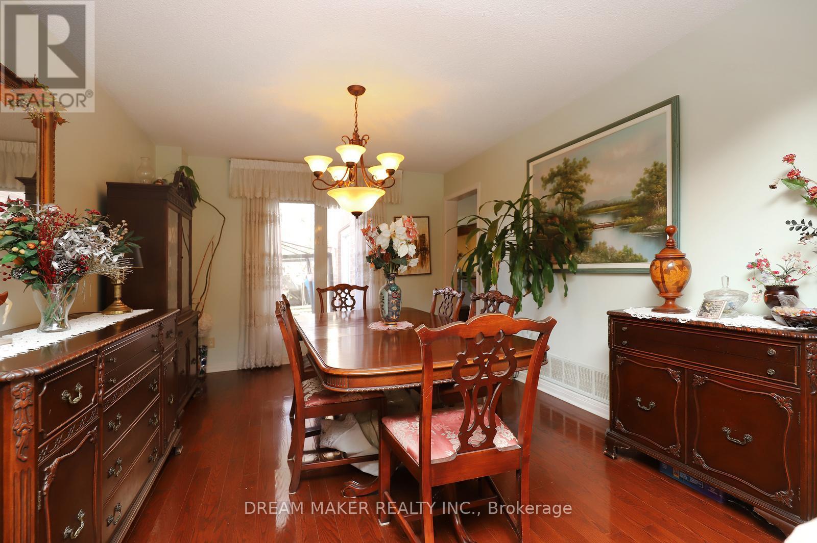 4272 WAKEFIELD CRESCENT — photo 11
