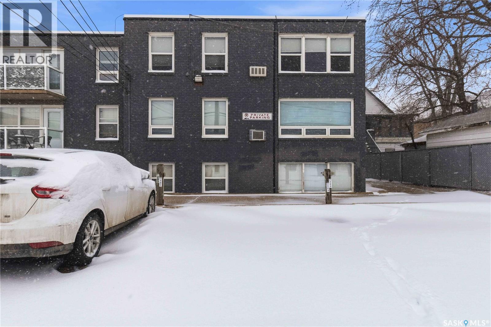#301 415 3rd AVENUE N - 18