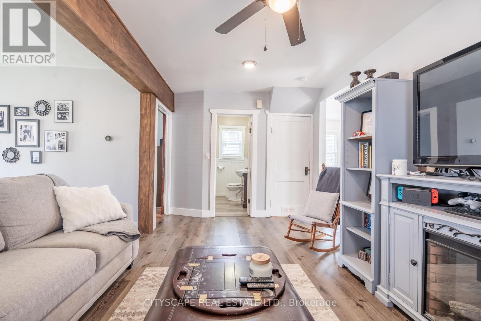 7992 PETER STREET — photo 11