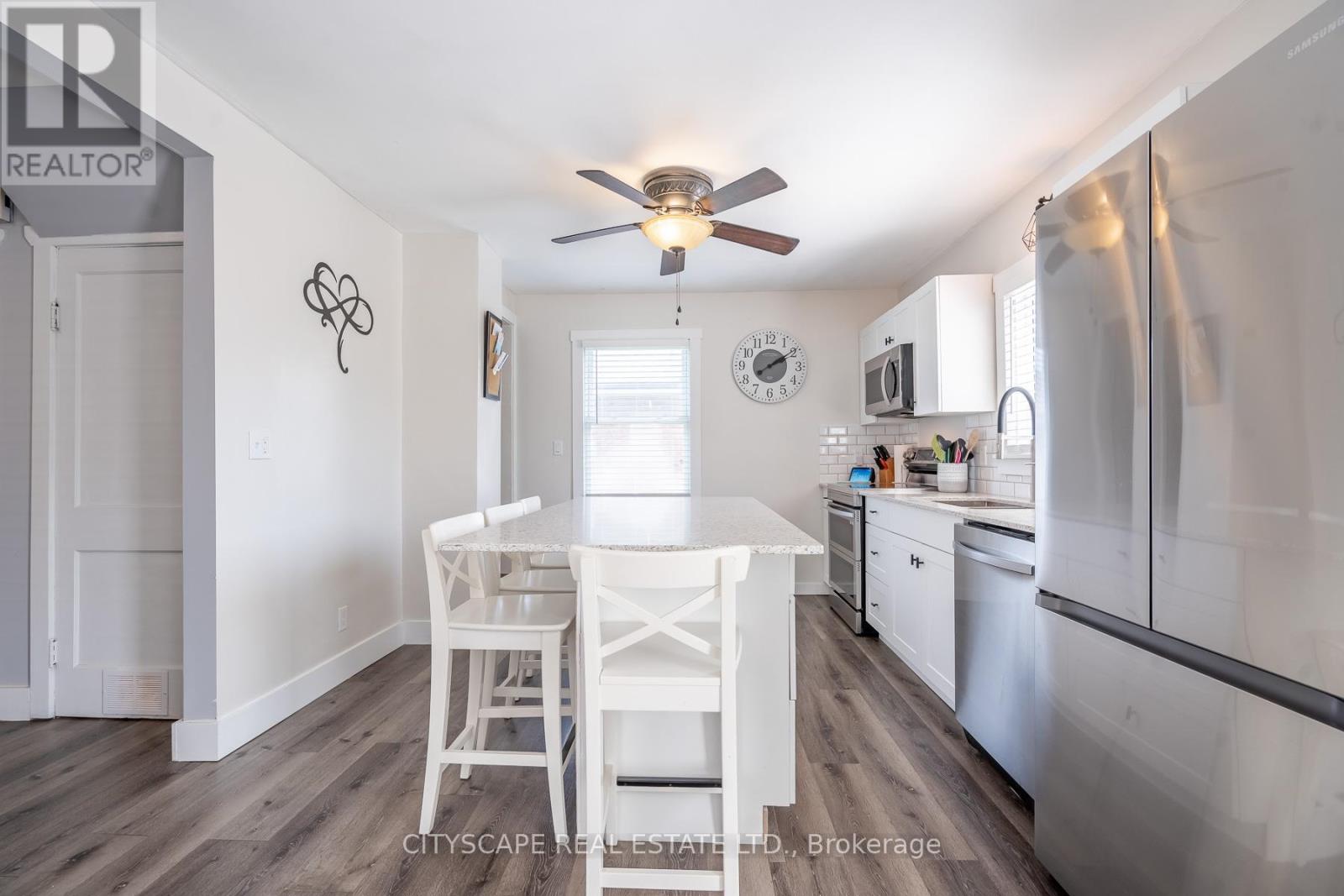 7992 PETER STREET — photo 15