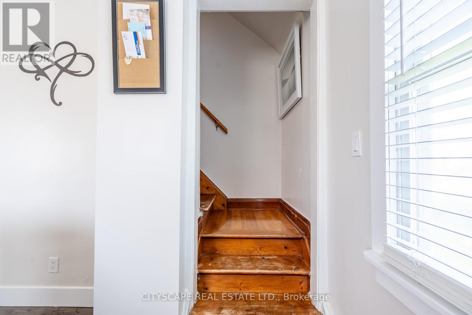 7992 PETER STREET — photo 18