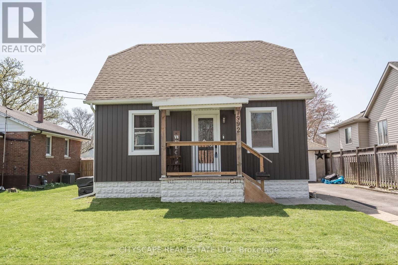 7992 PETER STREET — photo 2