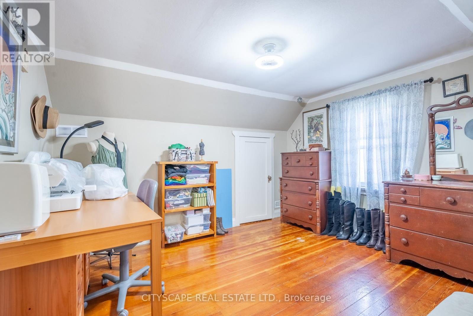 7992 PETER STREET — photo 21