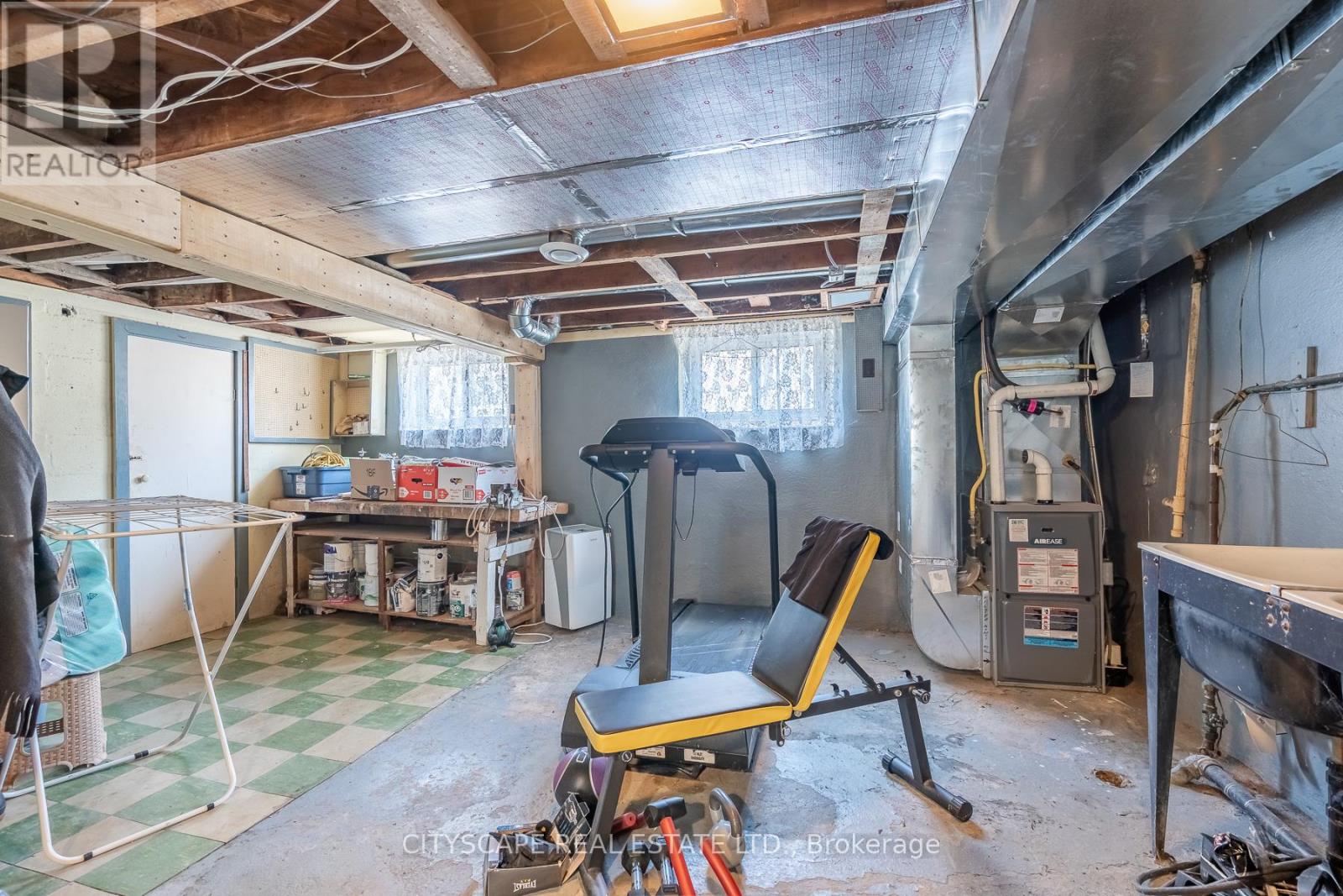 7992 PETER STREET — photo 27
