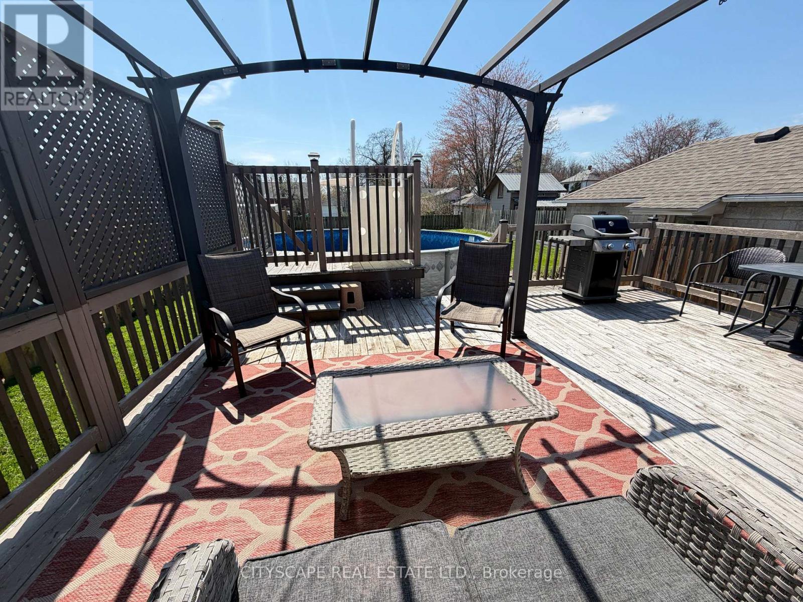 7992 PETER STREET — photo 32