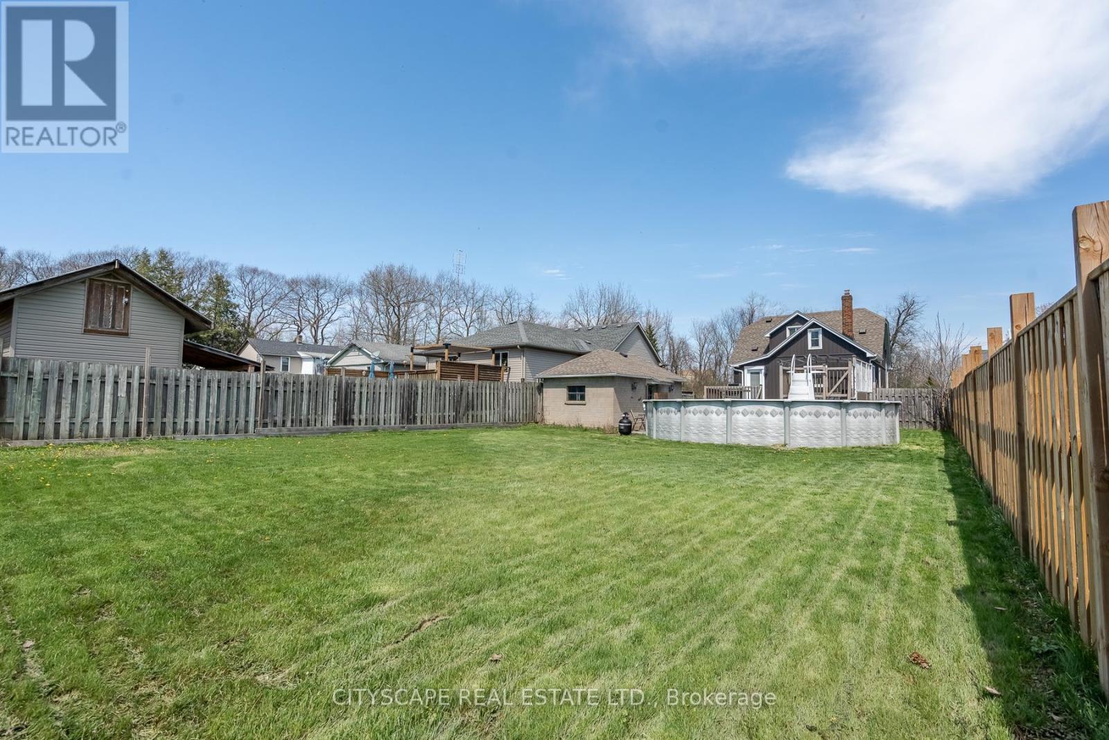 7992 PETER STREET — photo 37