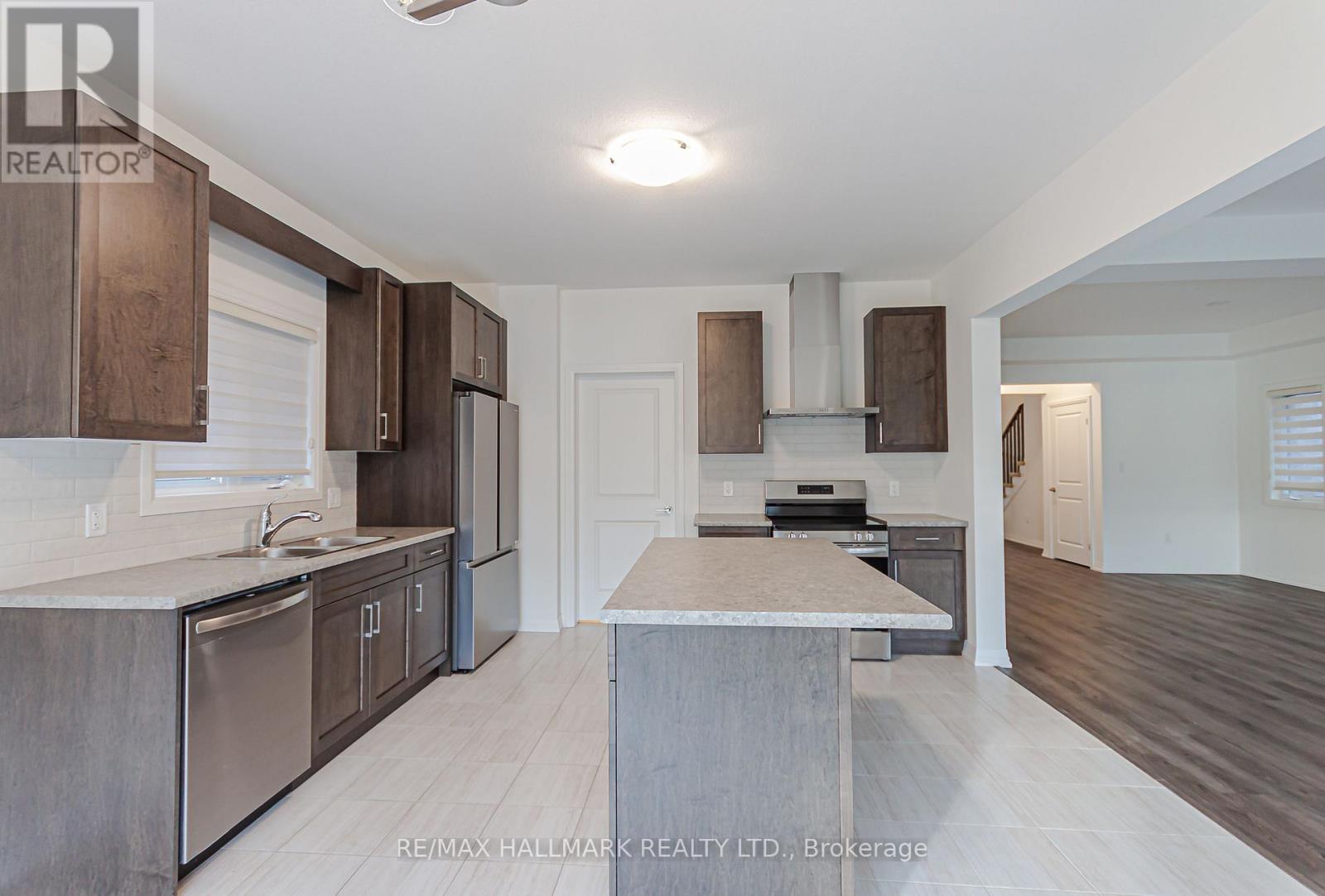 58 MARIE STREET - 12