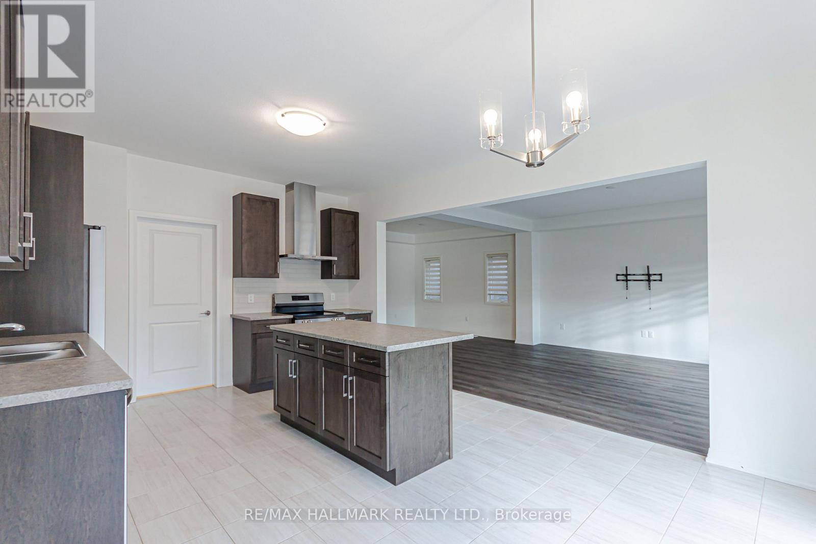 58 MARIE STREET - 17