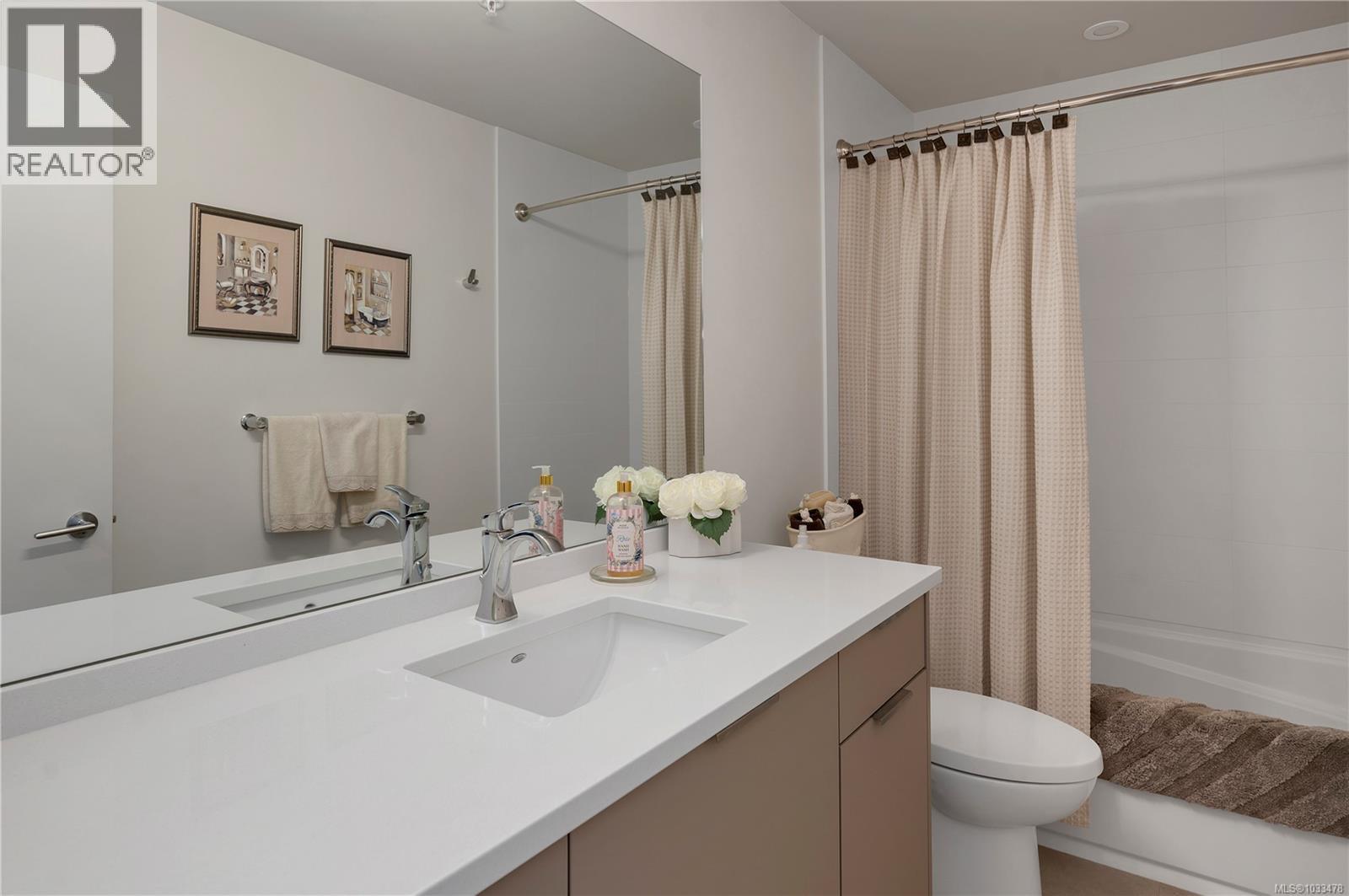 #204 684 Island Hwy S - 13