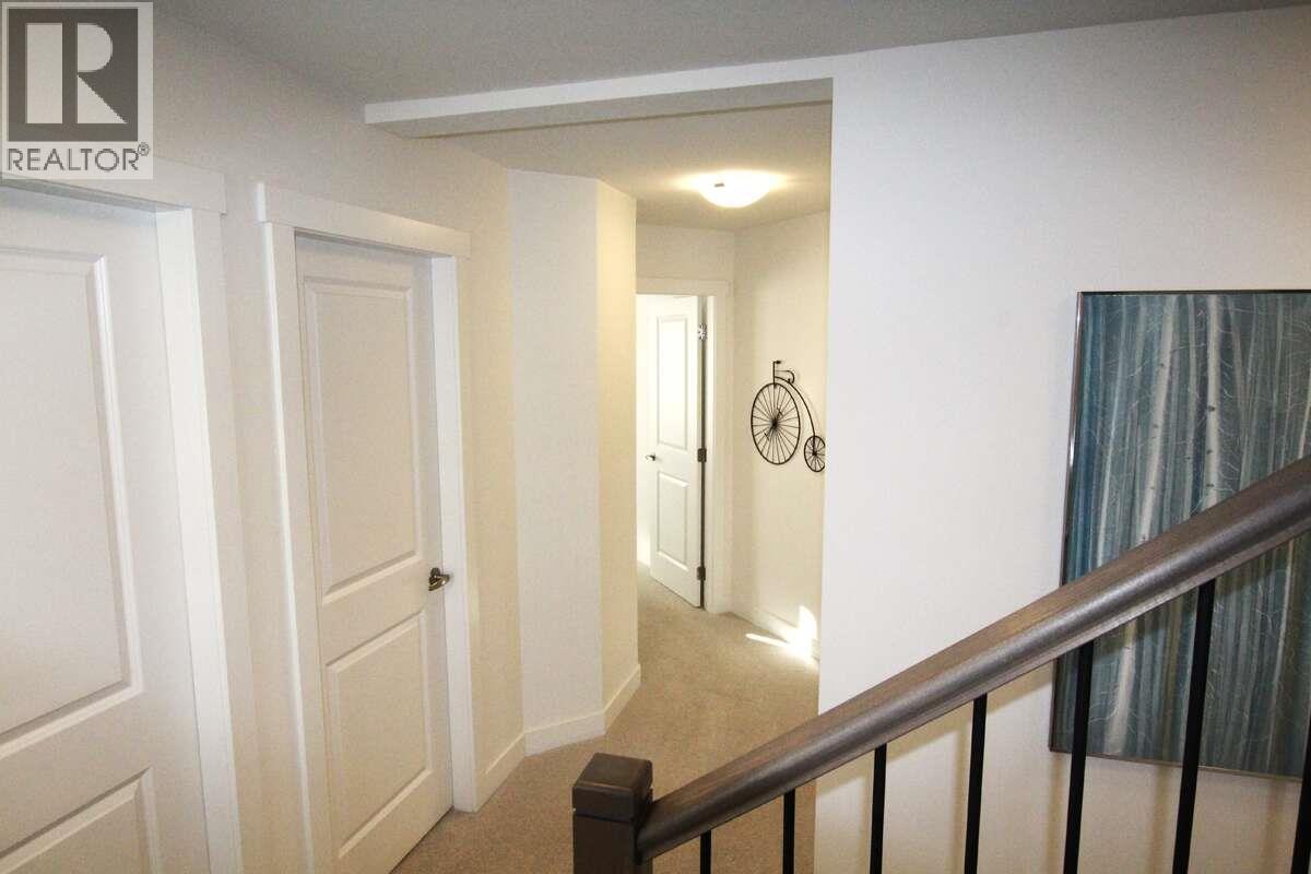 2897 Robinson Road - 35