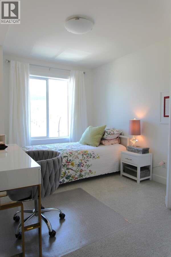 2897 Robinson Road - 36