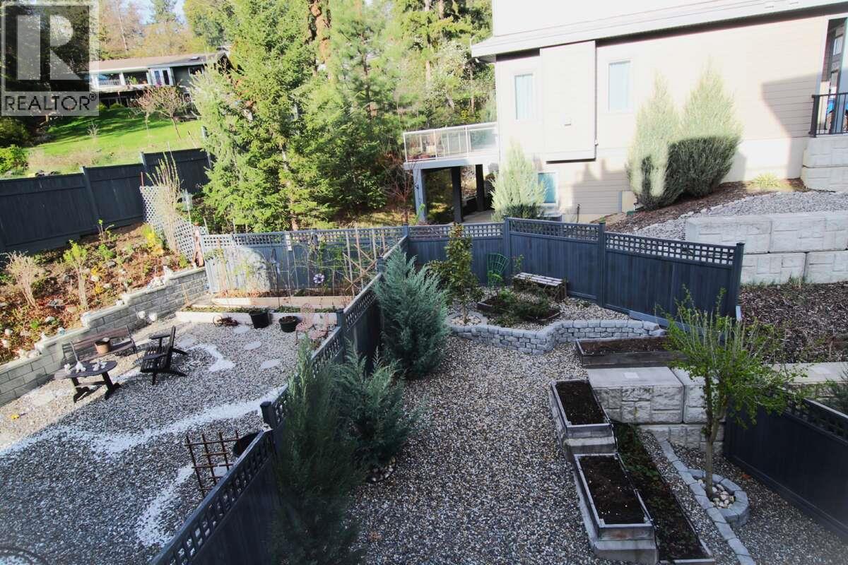2897 Robinson Road - 40