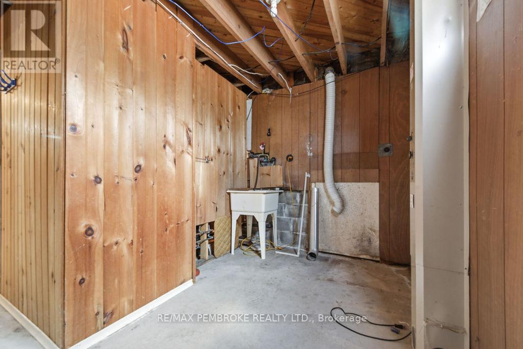 1738 B LINE ROAD SW - 22