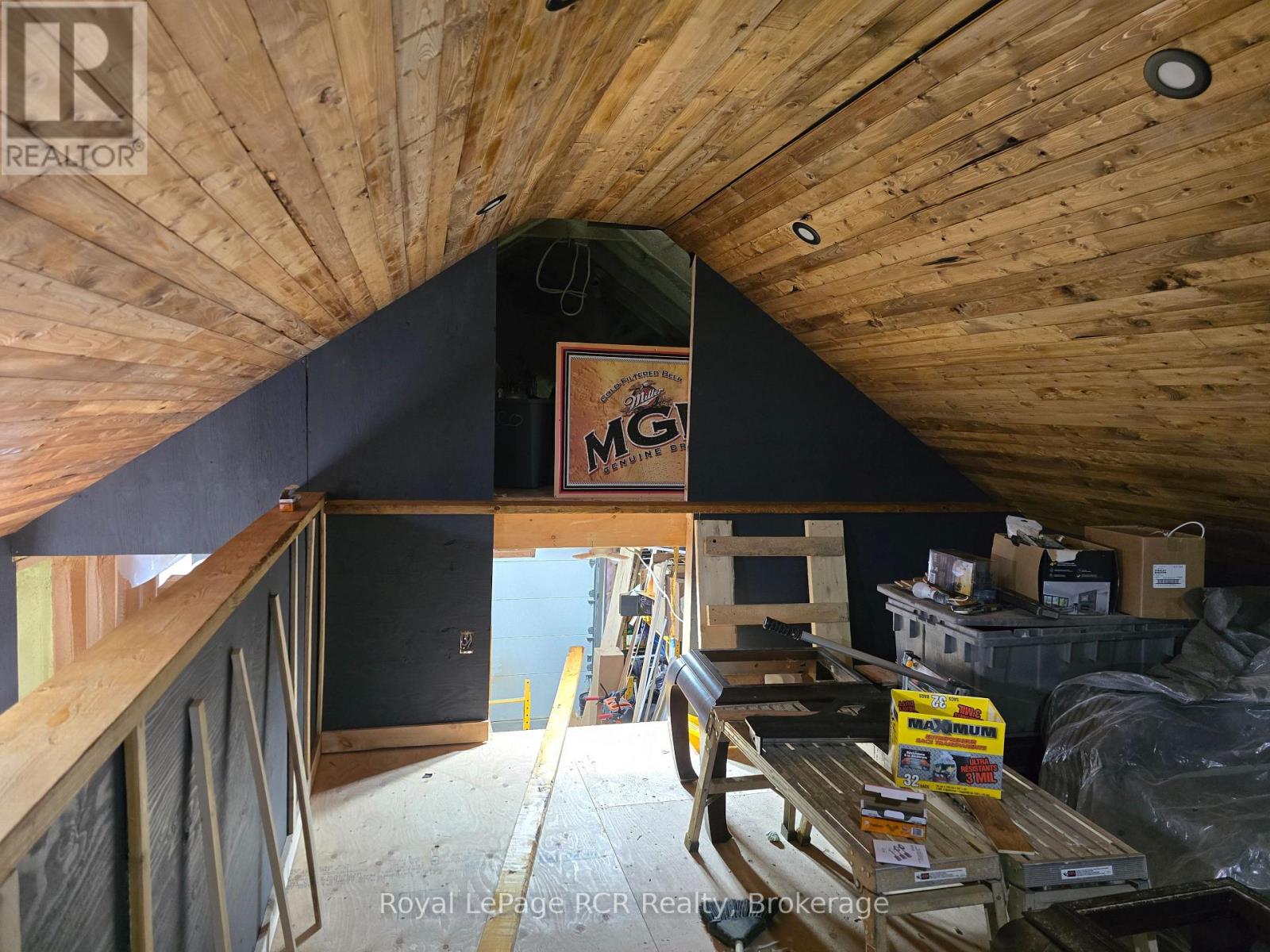 Loft in shop