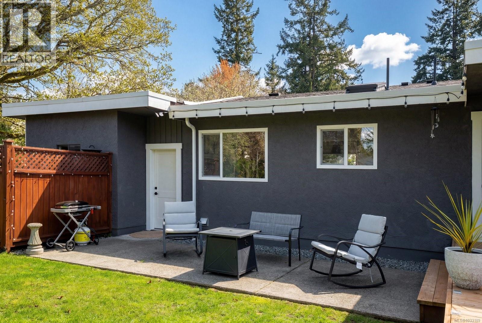 826 Birch Rd, North Saanich