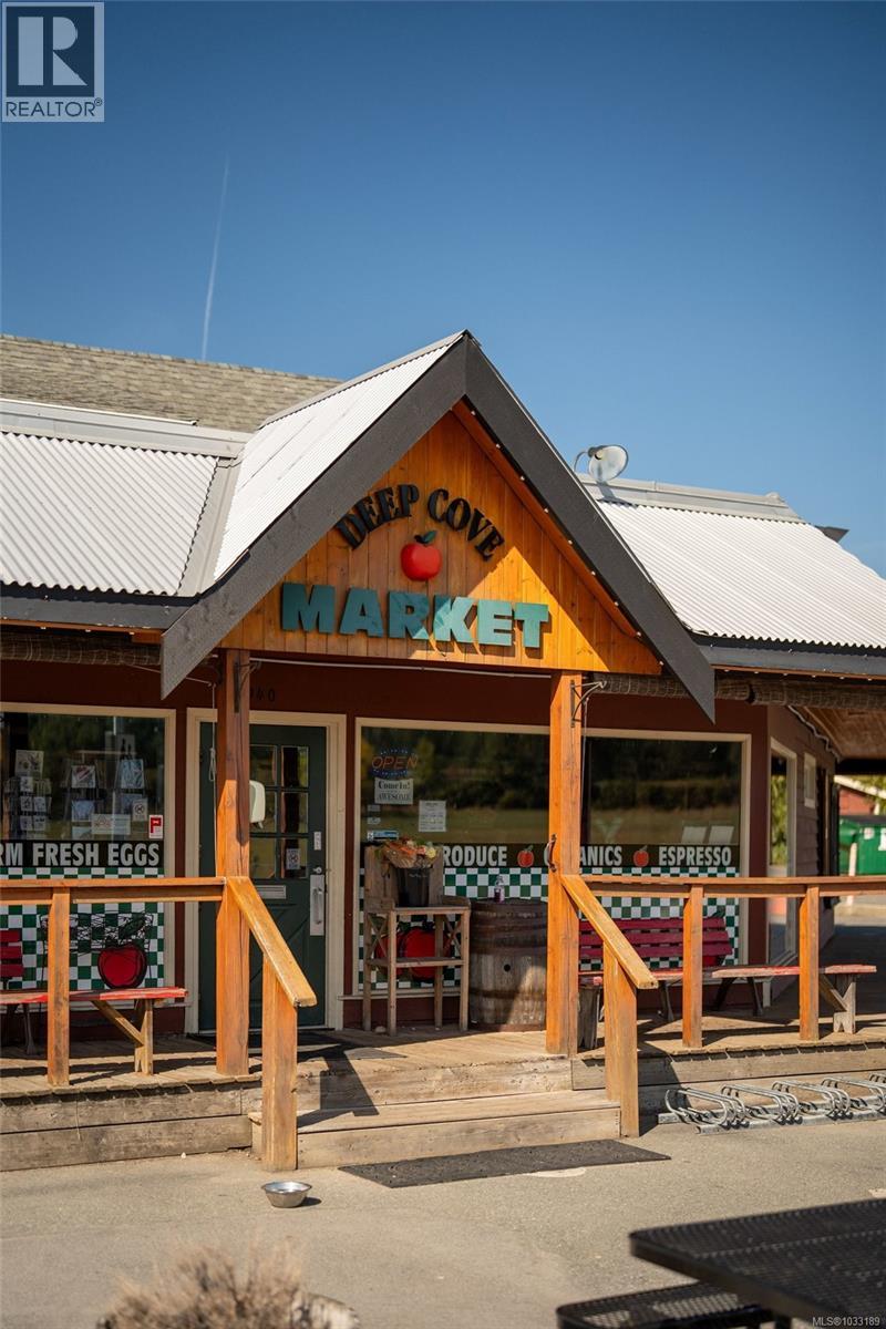 826 Birch Rd, North Saanich