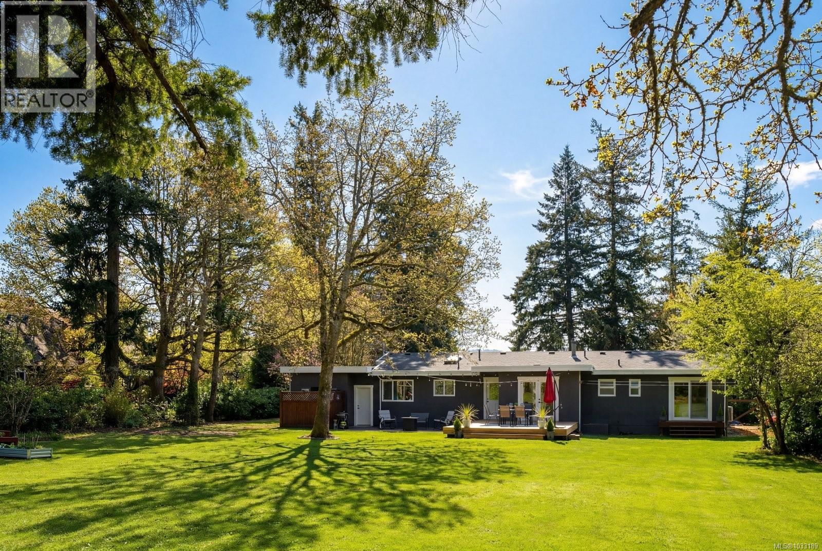 826 Birch Rd, North Saanich